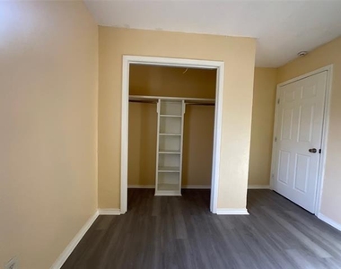 1361 Shady Lane - Photo Thumbnail 21