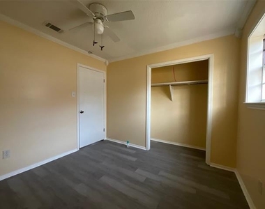 1361 Shady Lane - Photo Thumbnail 19