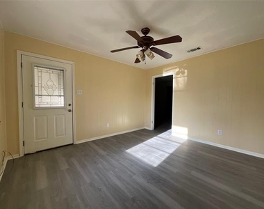 1361 Shady Lane - Photo Thumbnail 7