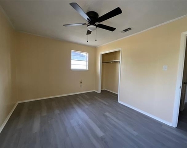 1361 Shady Lane - Photo Thumbnail 16