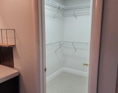 5140 Sw 40th Avenue - Photo Thumbnail 9