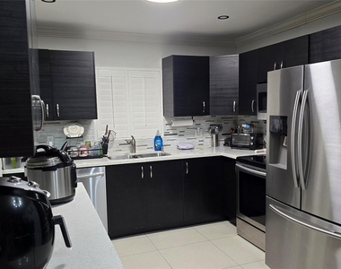 5140 Sw 40th Avenue - Photo Thumbnail 2