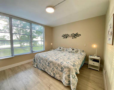 3010 N Course Drive - Photo Thumbnail 13