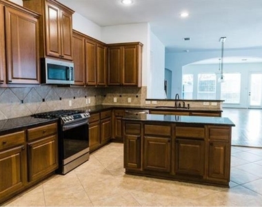 4525 W University Boulevard - Photo Thumbnail 7