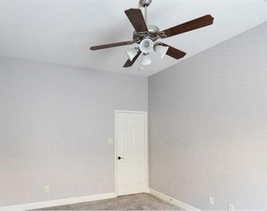 4525 W University Boulevard - Photo Thumbnail 14