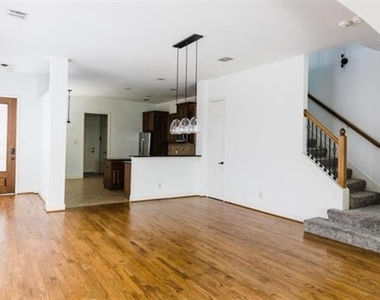 4525 W University Boulevard - Photo Thumbnail 4