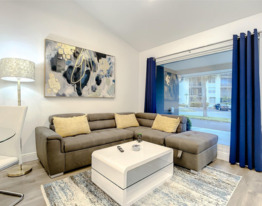 2100 Ne 45th Street - Photo Thumbnail 6