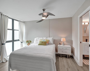 1301 River Reach Drive - Photo Thumbnail 7