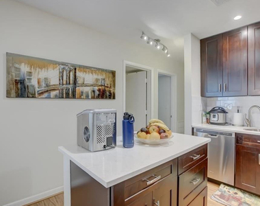 2990 Ne 16th Avenue - Photo Thumbnail 1