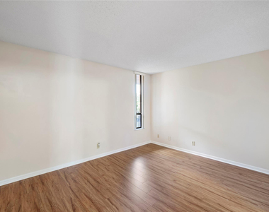 6519 Coral Lake Drive - Photo Thumbnail 5
