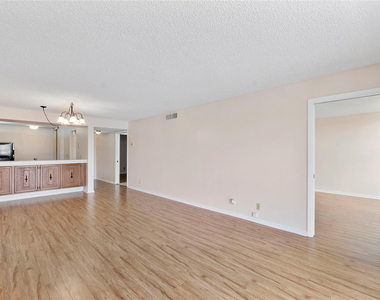 6519 Coral Lake Drive - Photo Thumbnail 2