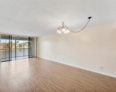 6519 Coral Lake Drive - Photo Thumbnail 3