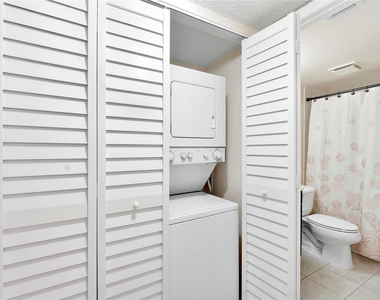 6519 Coral Lake Drive - Photo Thumbnail 4