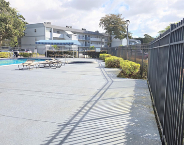 8421 Lagos De Campo Boulevard - Photo Thumbnail 27
