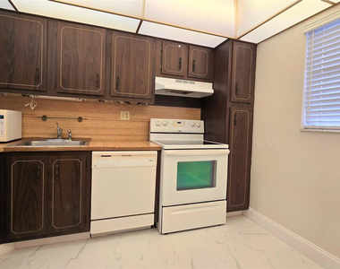 8421 Lagos De Campo Boulevard - Photo Thumbnail 2