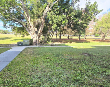 8421 Lagos De Campo Boulevard - Photo Thumbnail 25