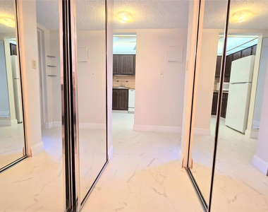 8421 Lagos De Campo Boulevard - Photo Thumbnail 16