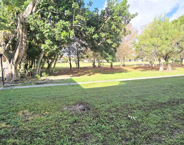 8421 Lagos De Campo Boulevard - Photo Thumbnail 26