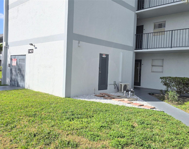 8421 Lagos De Campo Boulevard - Photo Thumbnail 22