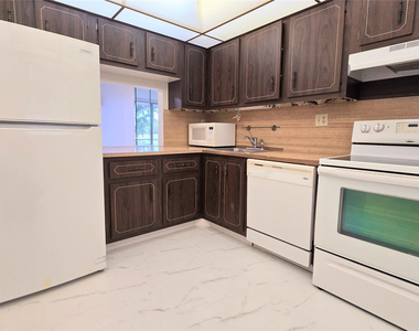 8421 Lagos De Campo Boulevard - Photo Thumbnail 1