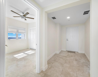 15051 Royal Oaks Lane - Photo Thumbnail 12