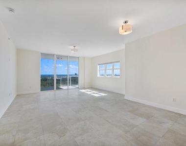 15051 Royal Oaks Lane - Photo Thumbnail 3