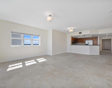 15051 Royal Oaks Lane - Photo Thumbnail 7