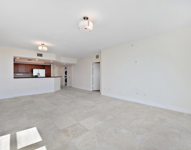 15051 Royal Oaks Lane - Photo Thumbnail 6