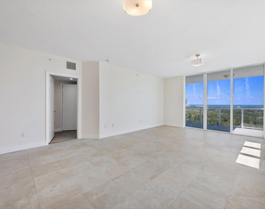 15051 Royal Oaks Lane - Photo Thumbnail 5
