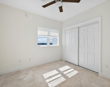 15051 Royal Oaks Lane - Photo Thumbnail 13