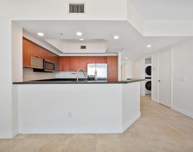 15051 Royal Oaks Lane - Photo Thumbnail 8