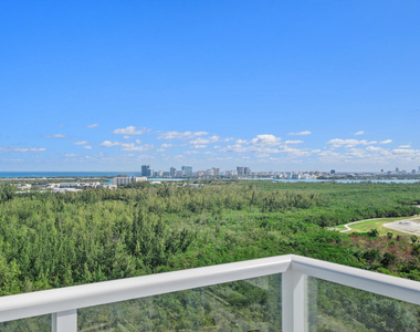 15051 Royal Oaks Lane - Photo Thumbnail 4