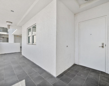 15051 Royal Oaks Lane - Photo Thumbnail 1