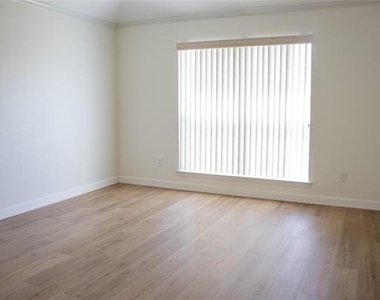 10305 Bent Tree Drive - Photo Thumbnail 14
