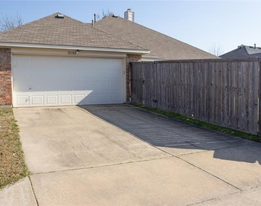 10305 Bent Tree Drive - Photo Thumbnail 18