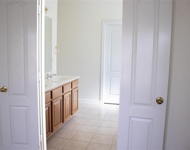 10305 Bent Tree Drive - Photo Thumbnail 12