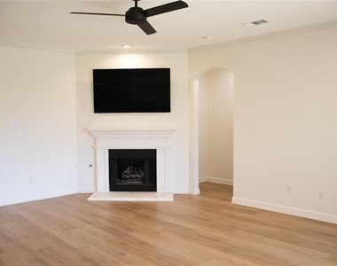 10305 Bent Tree Drive - Photo Thumbnail 6