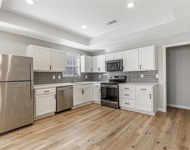 1123 W Morgan Street - Photo Thumbnail 12