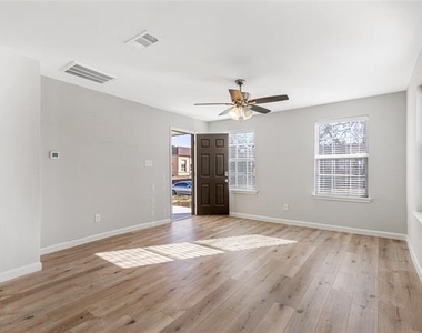 1123 W Morgan Street - Photo Thumbnail 15
