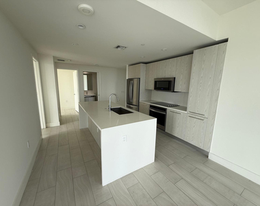 2000 Metropica Way - Photo Thumbnail 12