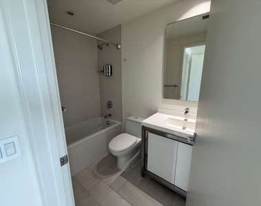2000 Metropica Way - Photo Thumbnail 4