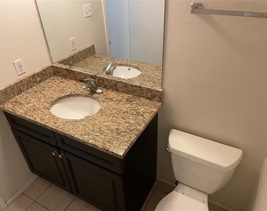 803 Bluebonnet Drive - Photo Thumbnail 8