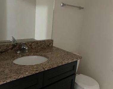 803 Bluebonnet Drive - Photo Thumbnail 9