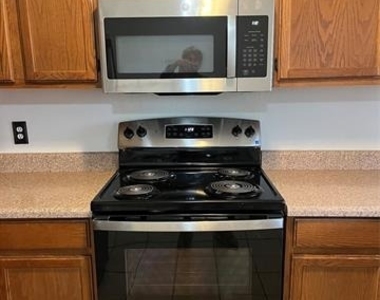 803 Bluebonnet Drive - Photo Thumbnail 2