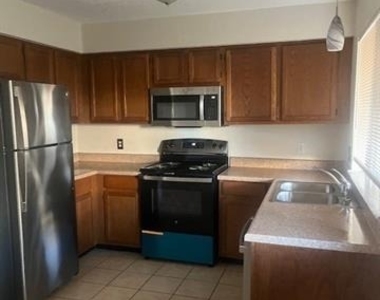803 Bluebonnet Drive - Photo Thumbnail 1