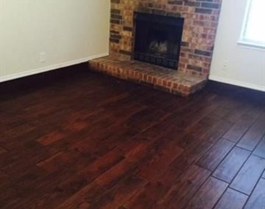803 Bluebonnet Drive - Photo Thumbnail 5