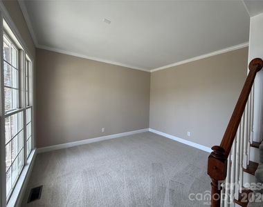 3993 Lake Shore Road S - Photo Thumbnail 6