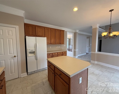 3993 Lake Shore Road S - Photo Thumbnail 15