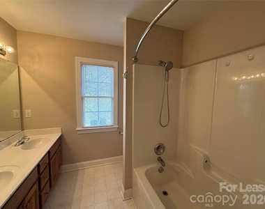 3993 Lake Shore Road S - Photo Thumbnail 32