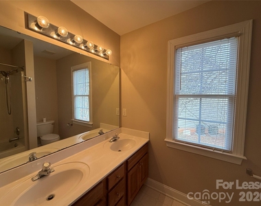 3993 Lake Shore Road S - Photo Thumbnail 33